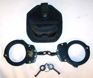 Deluxe Chained Black Police Handcuffs 1