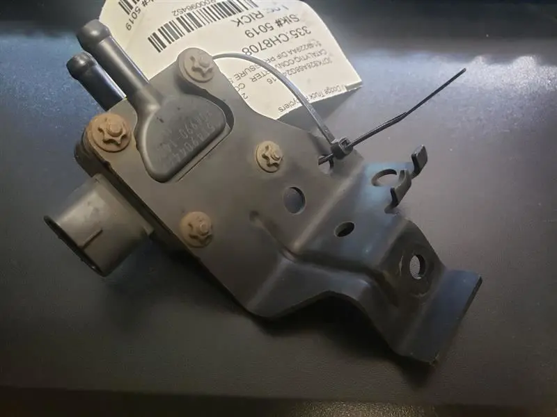2008 Dodge Ram2500 Differential Pressure Sensor. Part Number 5149229Aa 1
