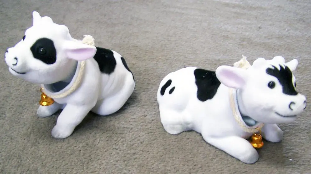 Moving Bobble Head Cows 1