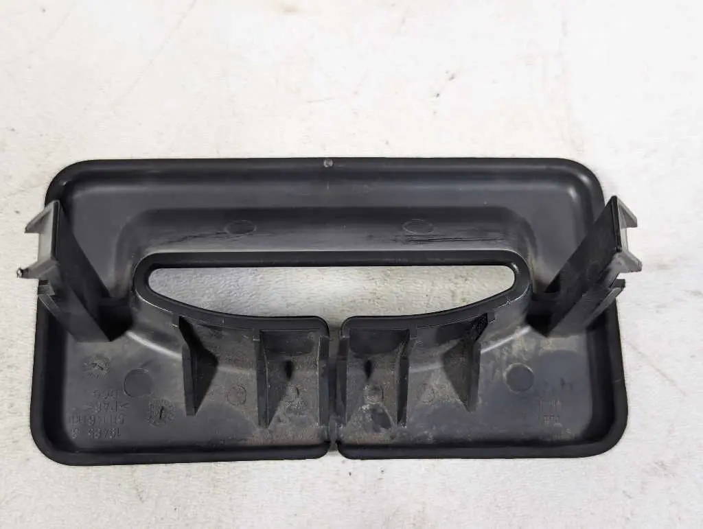 2005 Srt-10 Dodge Ram 1500 Seat Belt Guide 2