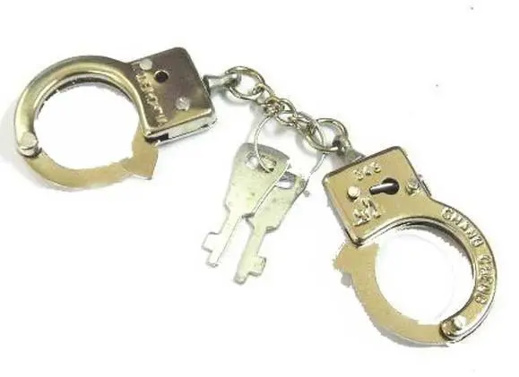 Thumb Cuffs Key Chain 1