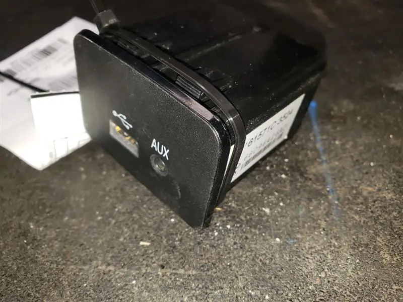 2017 Dodge Ram1500 Usb / Aux Dash Switch. Part Number 68096426Ad 1