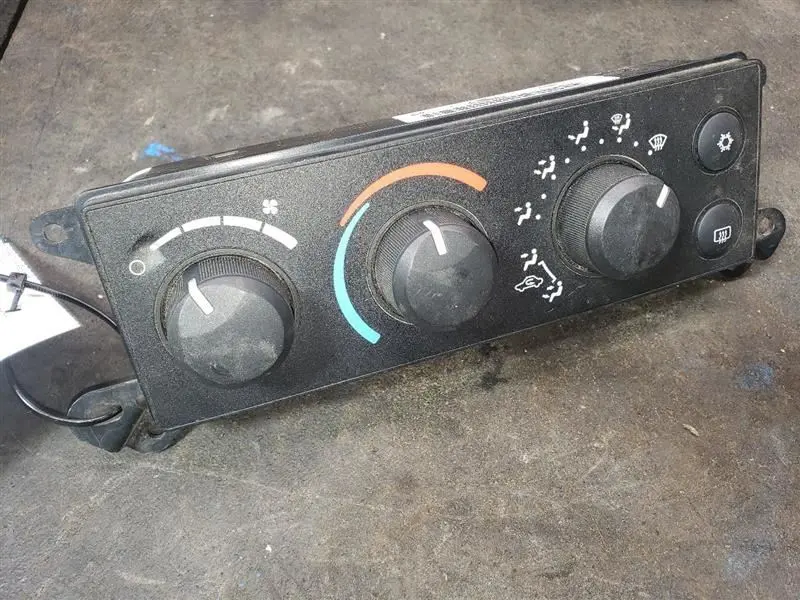 2006 Dodge Ram2500 Ac Temp Controls. Part Number 55056569Ae 1