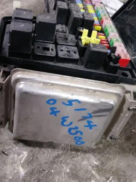 2004 Dodge Ram2500 Power Distribution Center (Pdc). Part Number 5026031Ab 2
