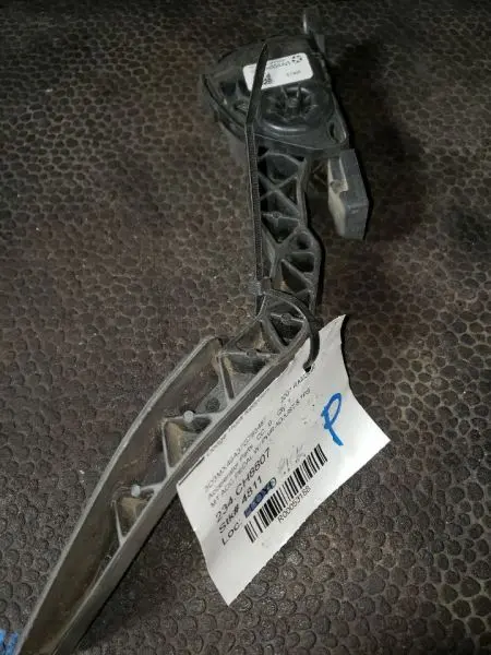 2007 Dodge Ram 3500 Accelerator Pedal. Part Number 53034004Ab 1