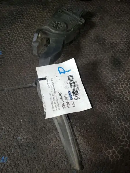 2007 Dodge Ram 3500 Accelerator Pedal. Part Number 53034004Ab 2