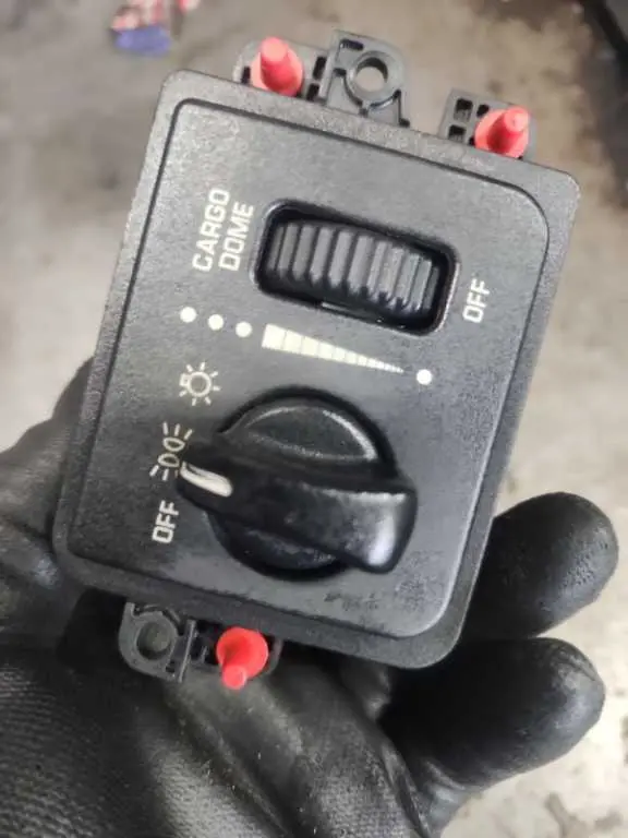 2002 Dodge Ram1500 Headlamp Switch. Part Number 56045536Ab 1