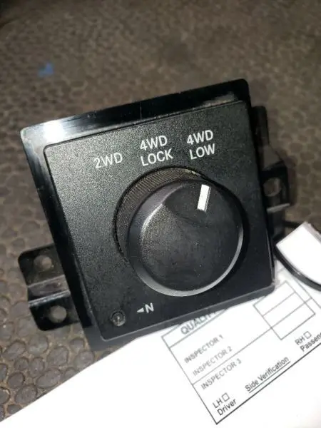 2008 Dodge Ram 3500 4Wd Dash Switch. Part Number 68021674Aa 1