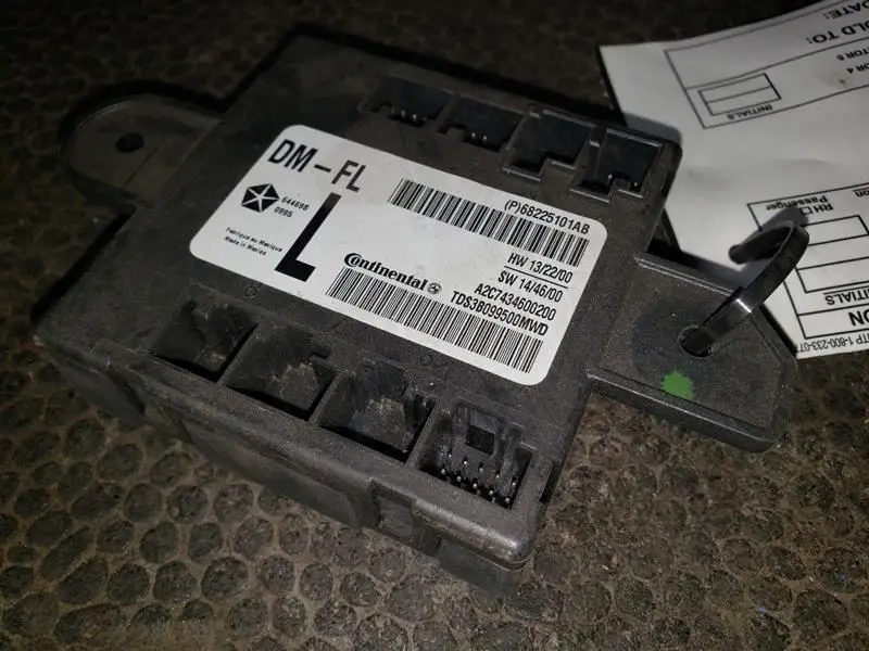 2017 Dodge Ram2500 Driver Door Module. Part Number 68225101Ab 2