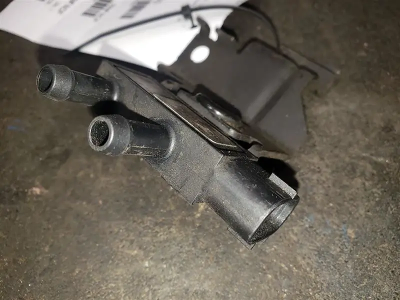 2007 Dodge Ram3500 Differential Pressure Sensor. Part Number 5149229Aa 2