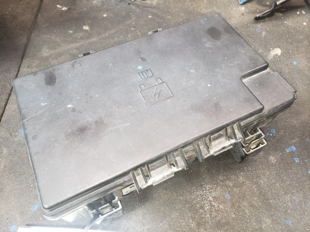 2020 Ram 2500 Diesel Power Distribution Module. Part Number 68437289Ab 1