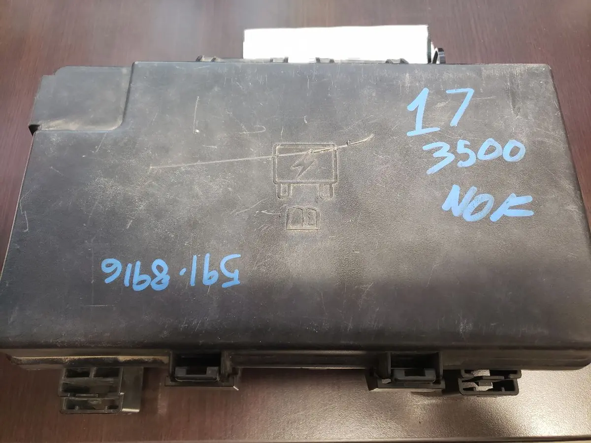 2017 Ram Totally Intergrated Power Control Module (Tipm). Part Number 68322376Ab 1