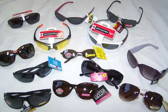 High Quality Foster Grant Assorted Name Brand Glasses 1