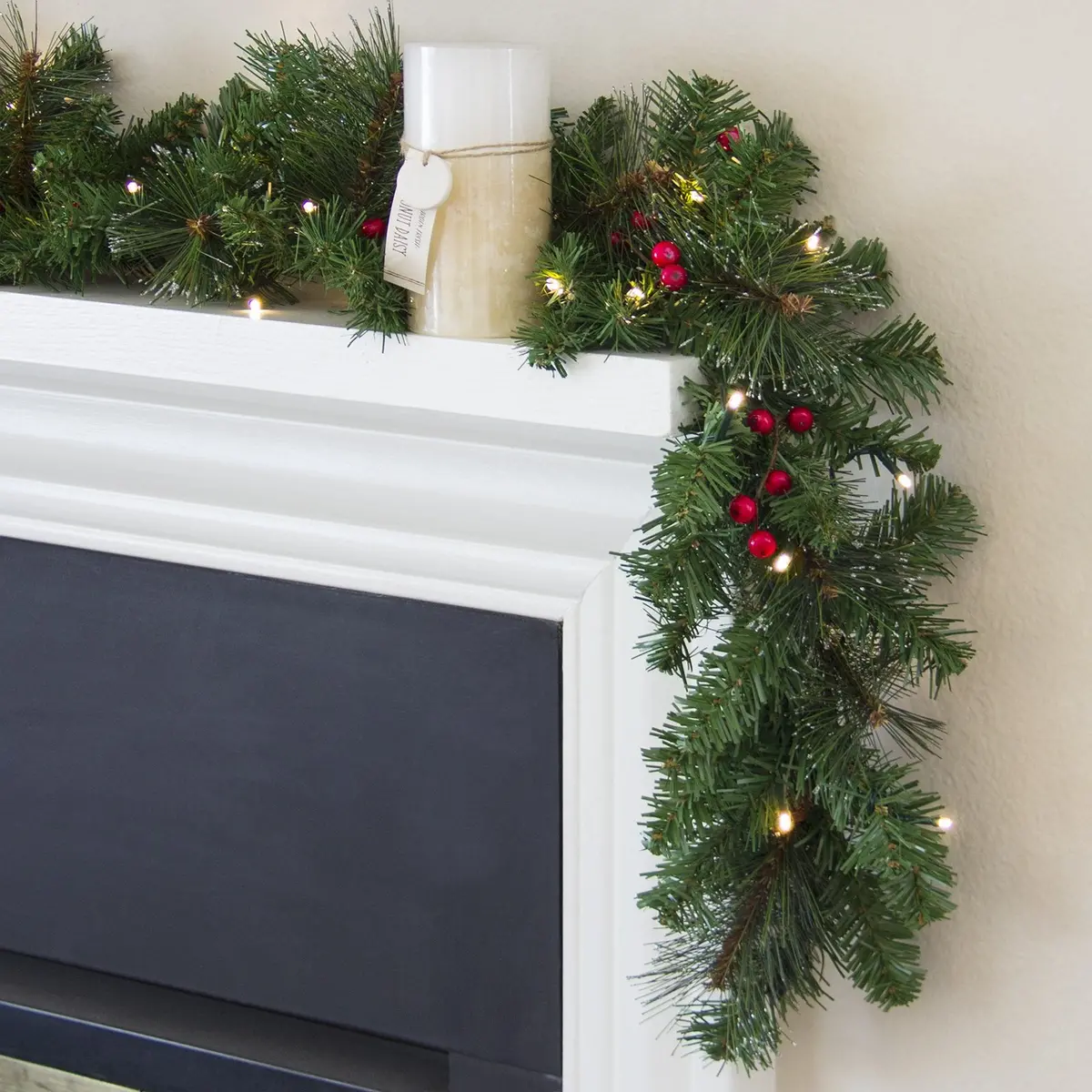 9Ft Pre-Lit Christmas Garland W/ 50 Lights, Pine Cones, Berries 1