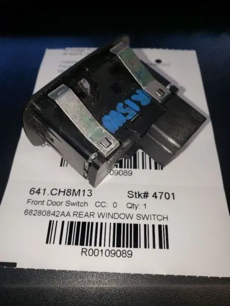 2013 Dodge Ram1500 Rear Window Switch. Part Number 68280842Aa 2