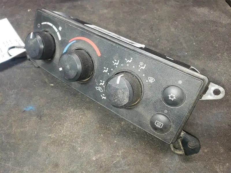 2006 Dodge Ram2500 Ac Temp Controls. Part Number 55056755Ab 2