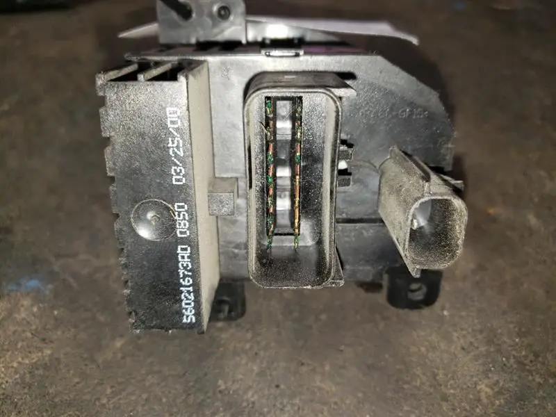 2001 Dodge Ram1500 Headlamp Switch. Part Number 56021673Ad 2