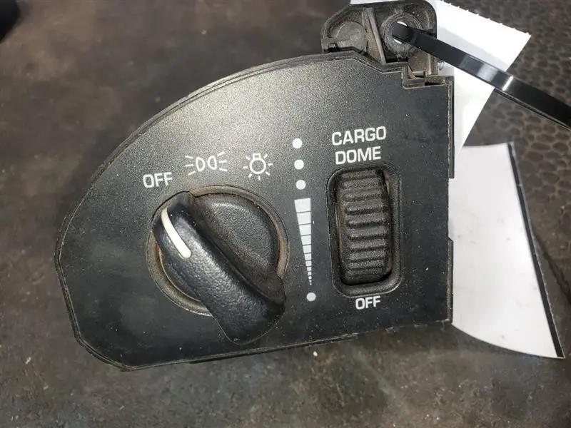 1999 Dodge Ram2500 Headlamp Switch. Part Number 56021673Ad 1