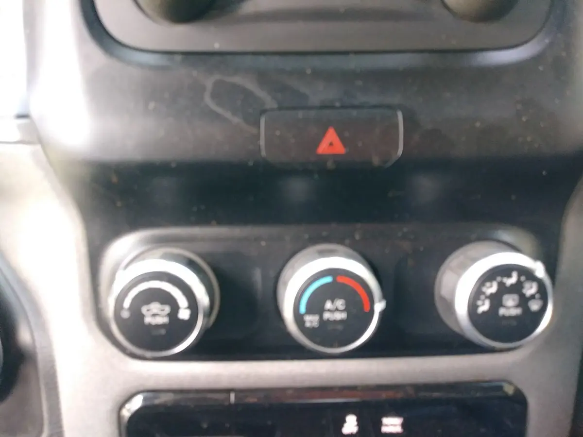 2024 Ram 2500 Single Zone Temp Controller. Part Number 68340281Ad 1