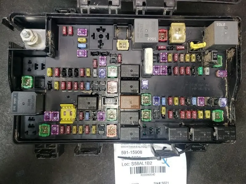 2022 Ram2500 Totally Intergrated Power Module (Tipm). Part Number 68534754Aa 2