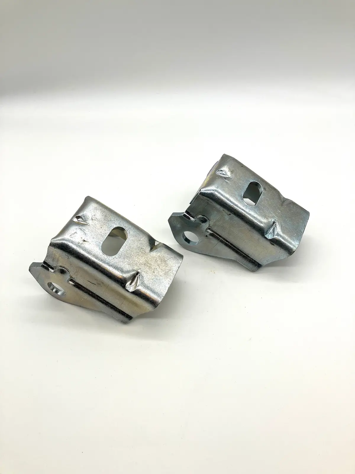 Engine Mounts Solid 66-72 B Body, 66-76 C Body And 70-74 E Body- Pair 1