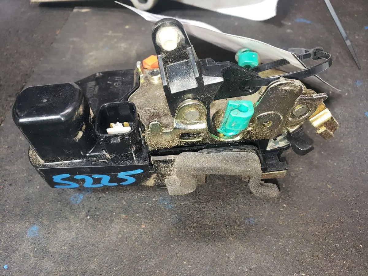 2003 Ram 1500 Passenger Front Power Door Latch. Part Number 55372846Ab 1