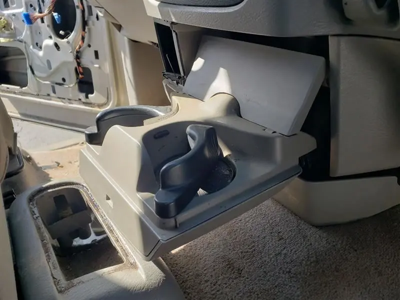 2005 Dodge Ram2500 Tan Dash Cupholder. Trim Code L5. Part Number 5Gt151l5ae 1