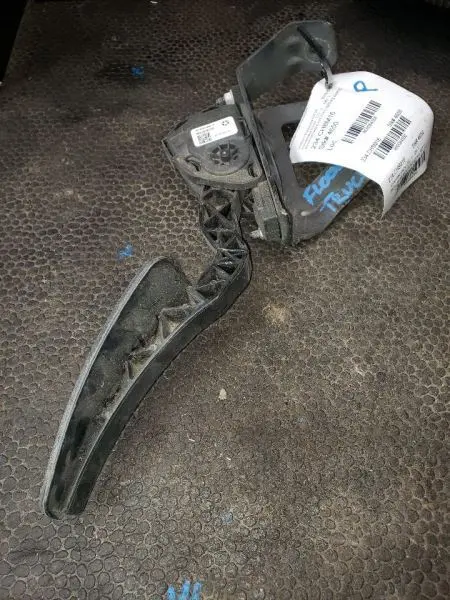 2016 Dodge Ram1500 Accelerator Pedal With Tps. Part Number 68043161Ad 2