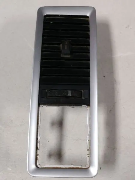2012 Dodge Ram1500 Driver Side Dash Vent. Trim Code V3. Part Number 1Nl91xdvaa 1