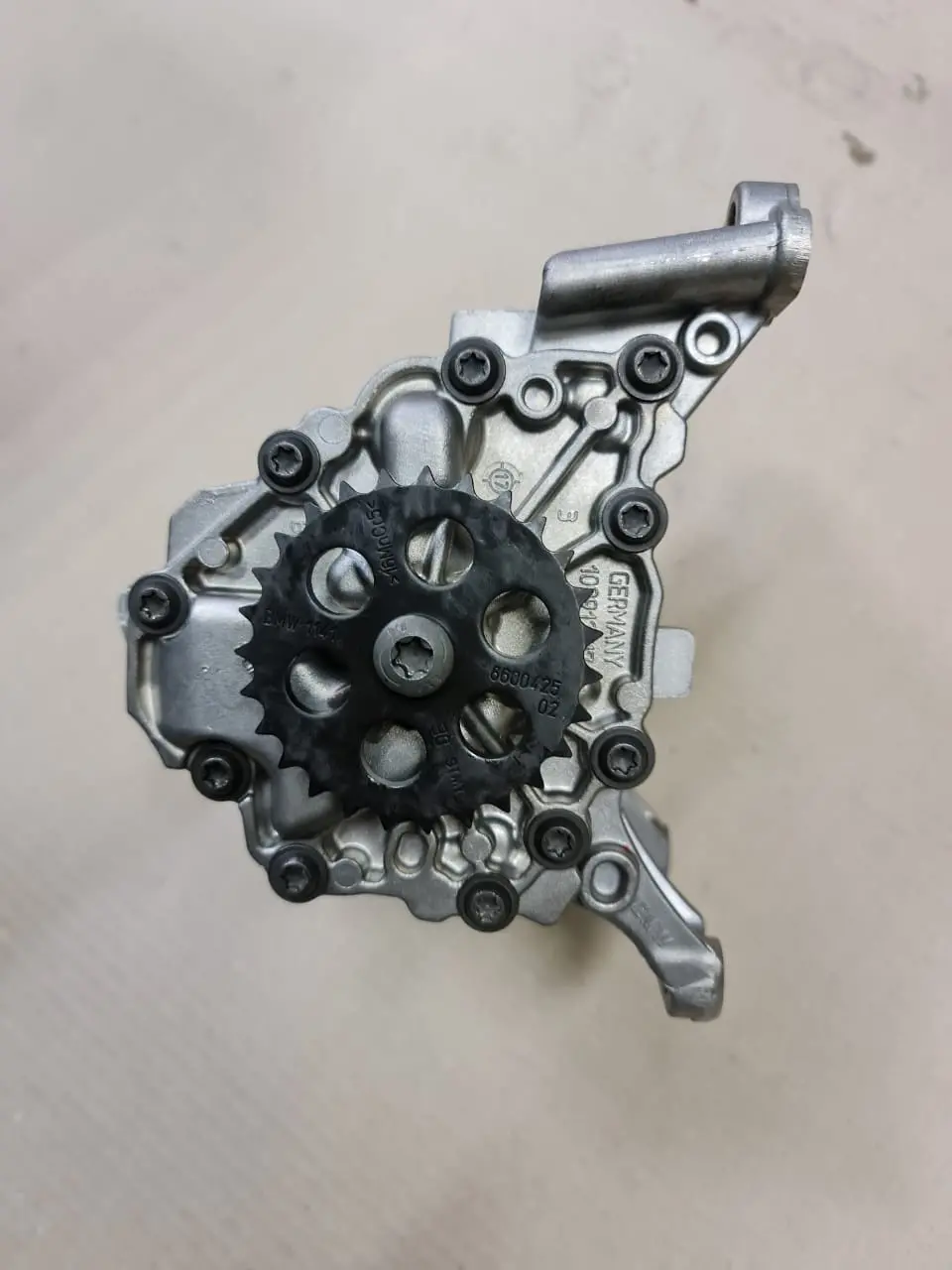 Bmw/Mini Cooper Oil Pump 70550809| 356802| 7624135 2