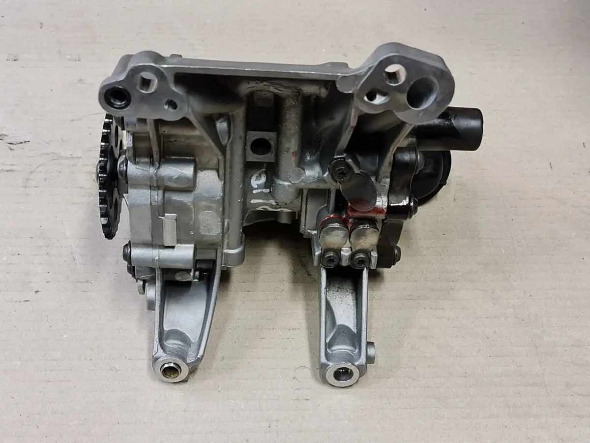 Bmw Oil Pump 7624135 / 70550809 1