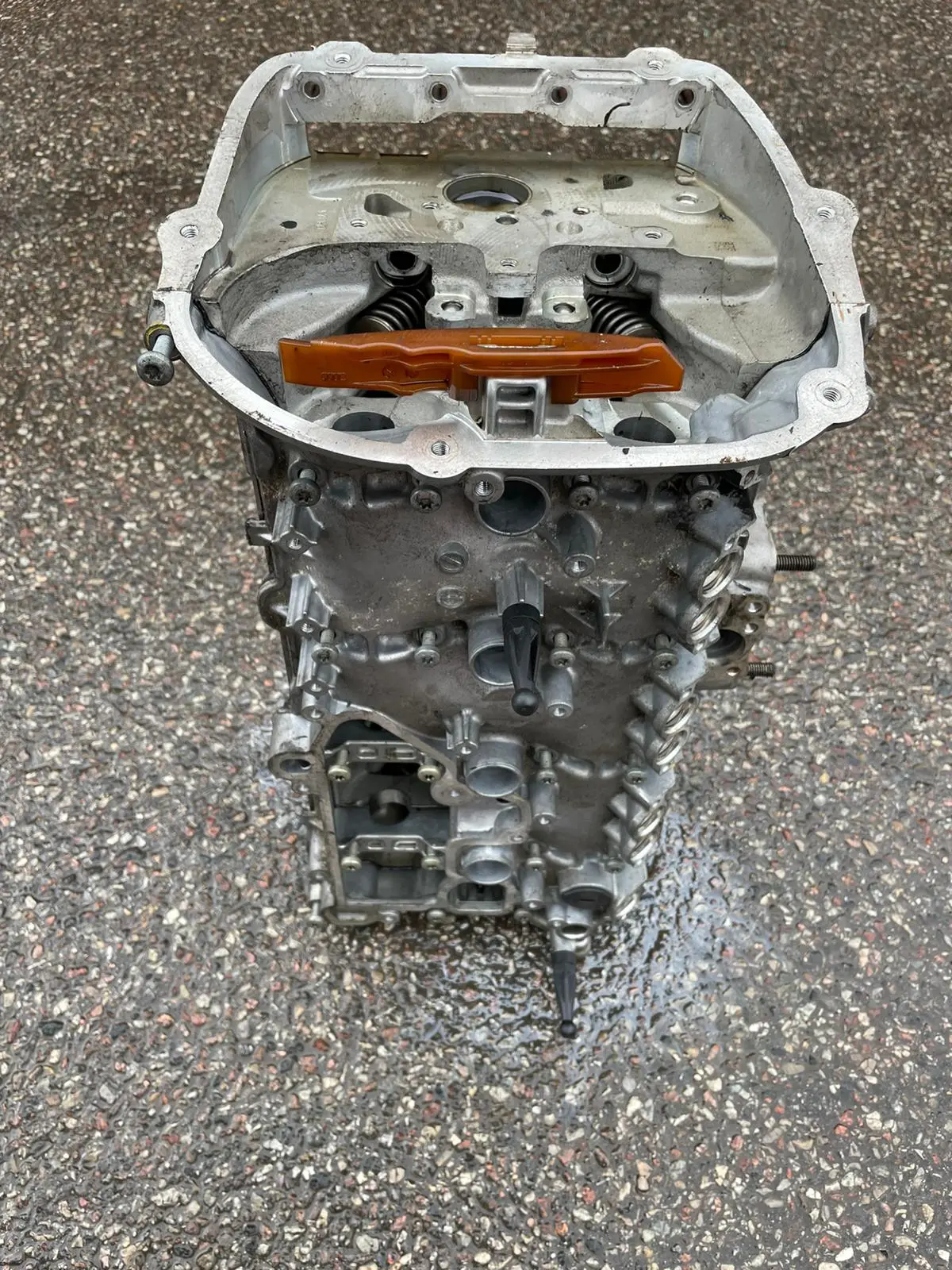 Audi 2.0 Tsi Cylinder Head And Parts 1