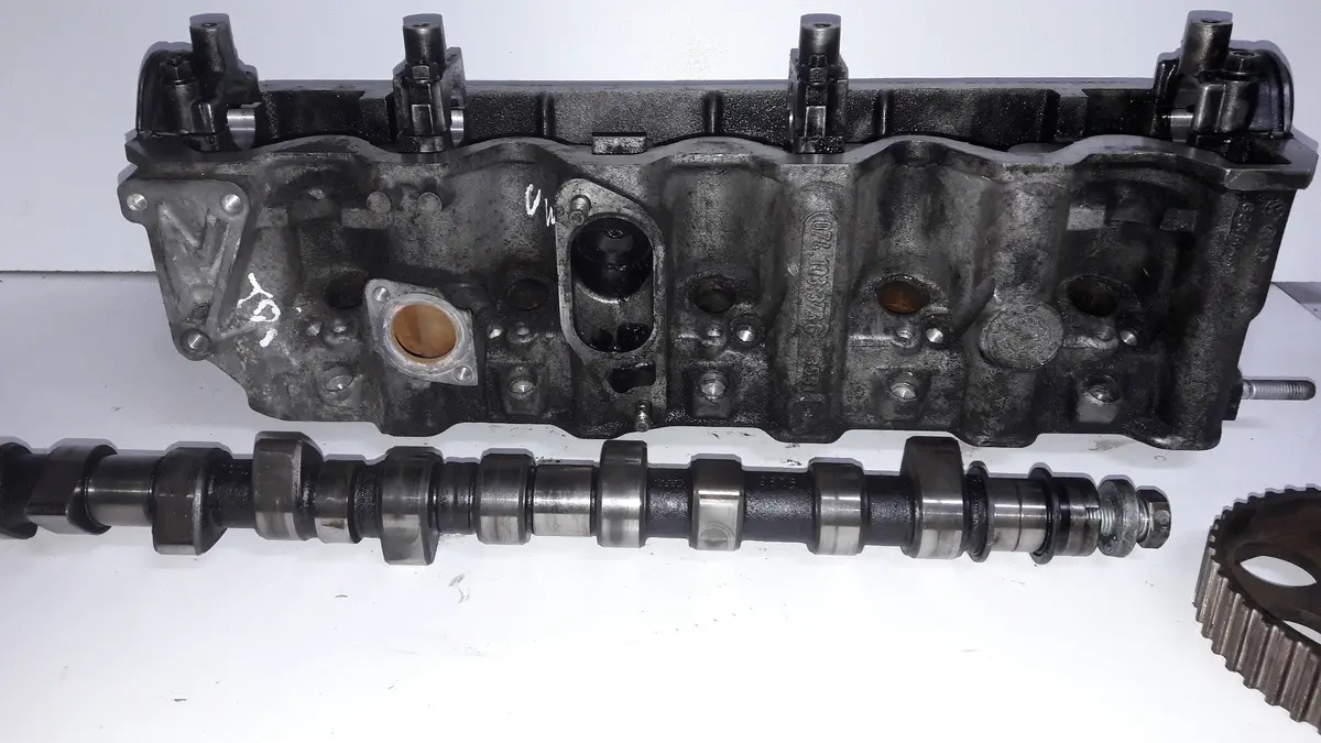 Cylinder Head Vw 2.5 Tdi - Ajt Anj Apa Avr Axg Axl Ayc Ayy Bbe Bbf Lt 35 Transporter Multivan 2,5 Diesel Used 074 103 373 G Vw California Lt28 Lt35 Lt46 Transporter T4 Cam Camshaft 1