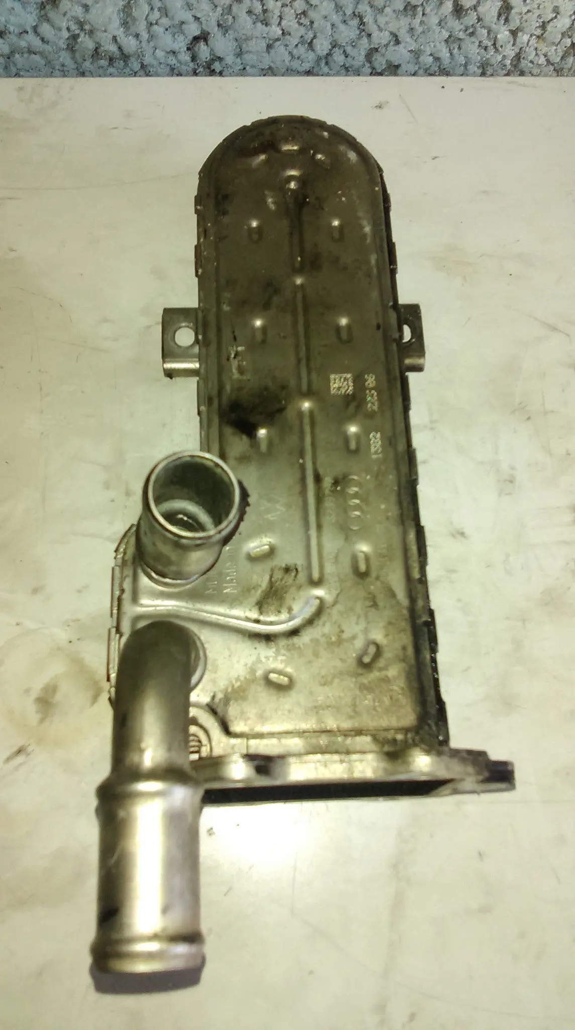 000 3057 Seat Leon Golf Skoda Passat Egr Valve Cooler Bkd 2.0 Tdi 03G 131 513 J, 03G131513j 1