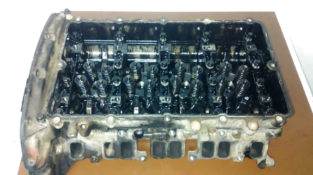 2005 2006 Ford Transit Cylinder Head With Valves 2.4 Tdci Mk7 Rwd 100 115 140 H9fa 4C1q-6090-Aa, 4C1q-6K537- Ref T0013 1