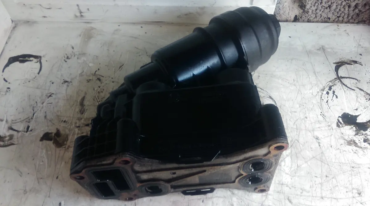 2010 Bmw 330D 530D X5 3.0 Diesel Oil Filter Housing 7800066, 7 800 066 N57d30a Ref A0478 1