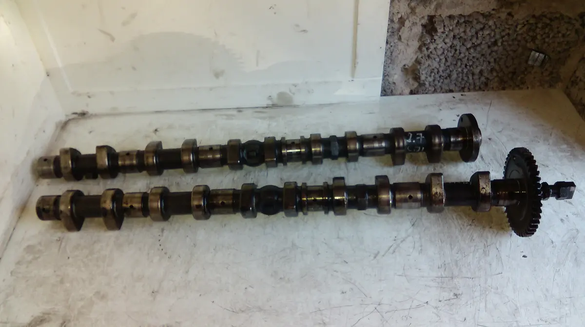 Mb Mercedes Benz Clk 270 2.7 Diesel C E Class Cdi 24V Exhaust And Inlet Camshaft Camshafts Unit (612-967) R6120510101, R 612 051 01 01 Ref A0277 1