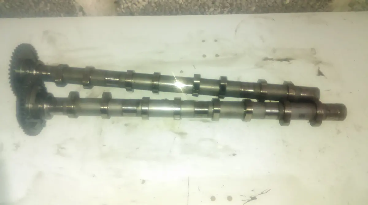 2012 Bmw 120D 320D F10 F20 Camshaft / Pair Of Camshafts  / Engine Code N47d20c Ref 2555 1