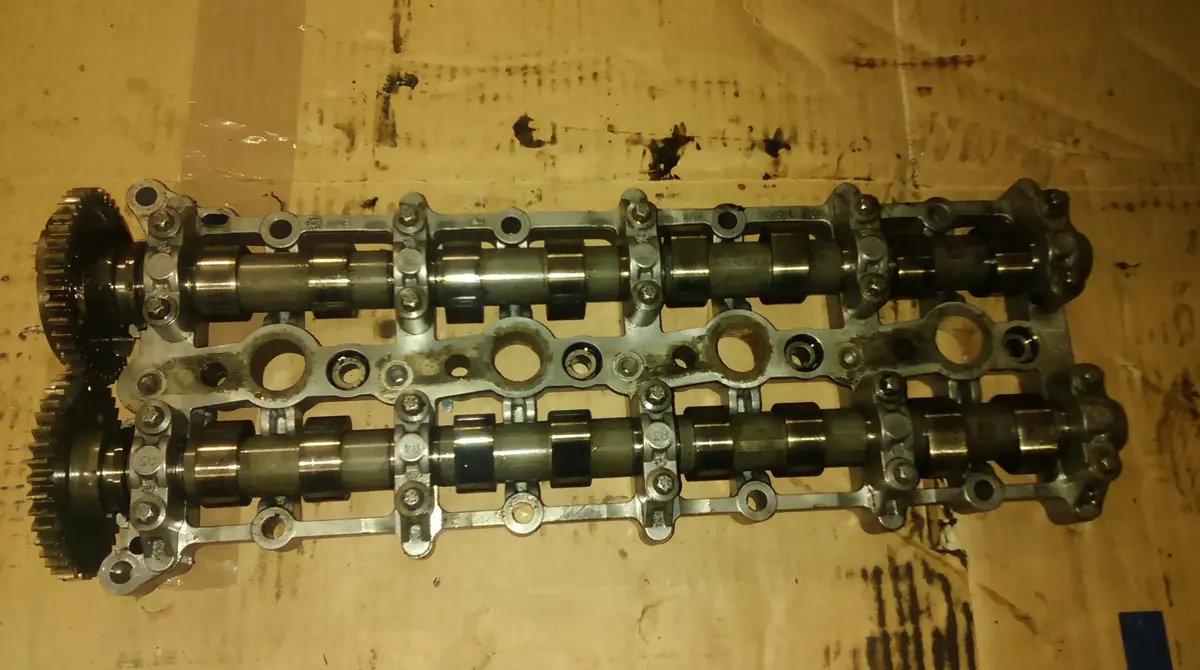 Steuergehäuse Mit Nockenwellen Original Bmw 1Er / 3Er / 5Er / X1 / X3 / X5 N47 1