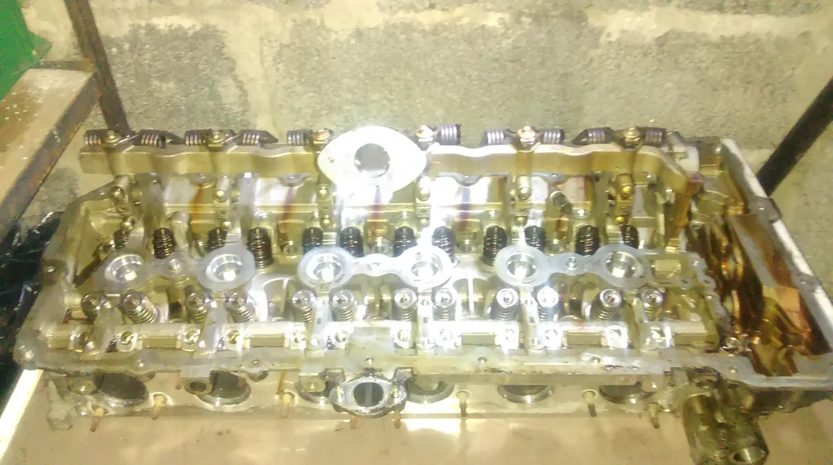 Bmw E90 E91 325I Z4 525I N52  N52b25af 160Kw 218Hp 2.5 Petrol Engine Cylinder Head Ref G0181 1