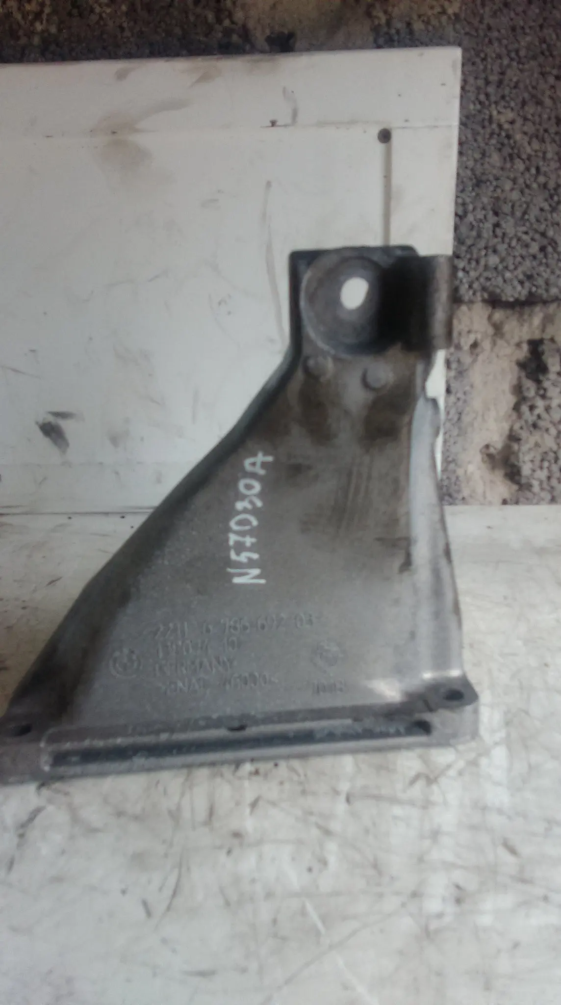 2009 Bmw 330D 3.0 D Engine Mount (Lower) 6786692 03, 6 786 692 - 03 Ref A0477 1