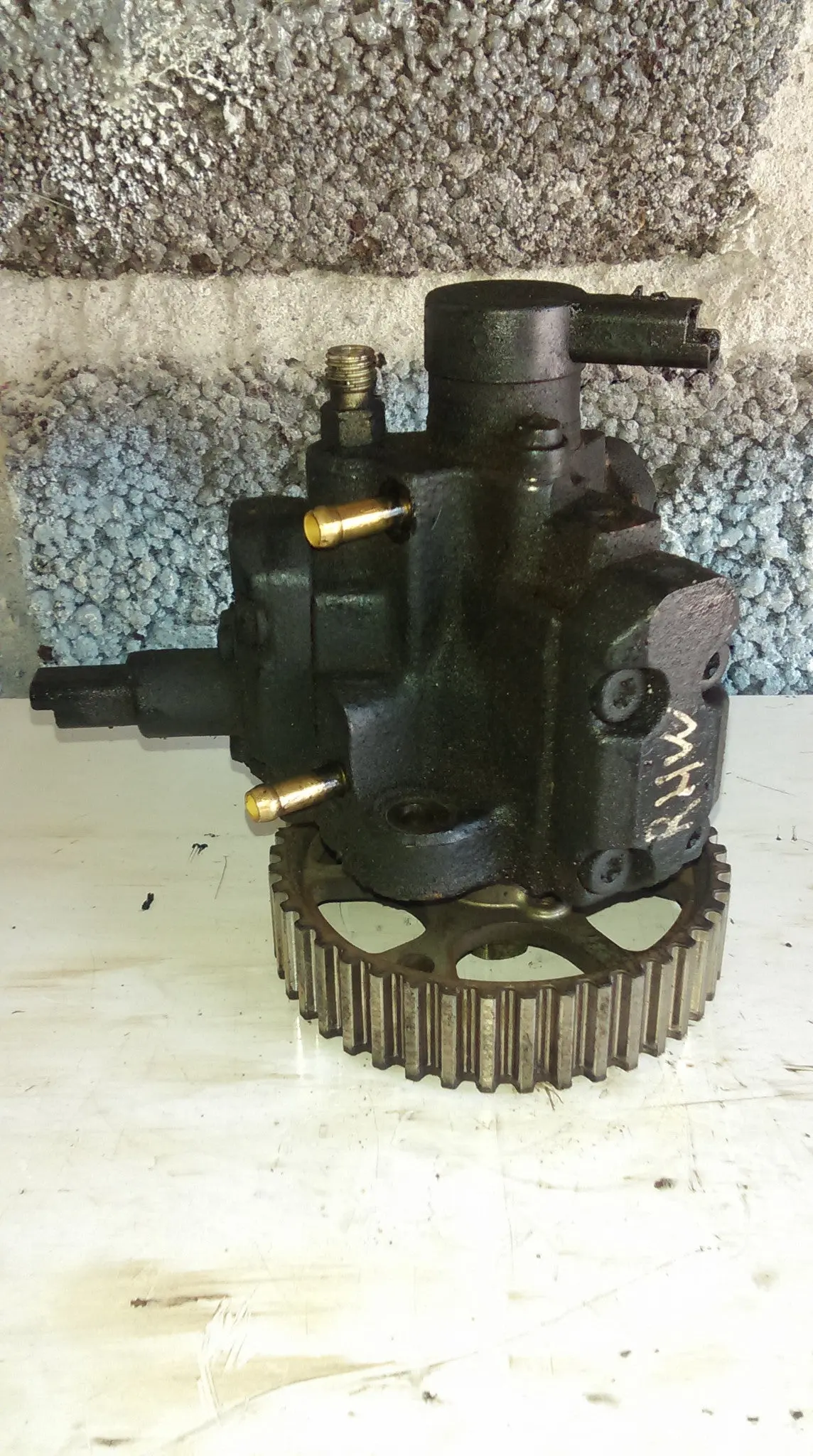 Peugeot 806 807 Expert C8 Fiat Ulysse 2.0 / 2.2 Hdi 16V Fuel Pump Bosch (Rhw ) Ref 3205 1