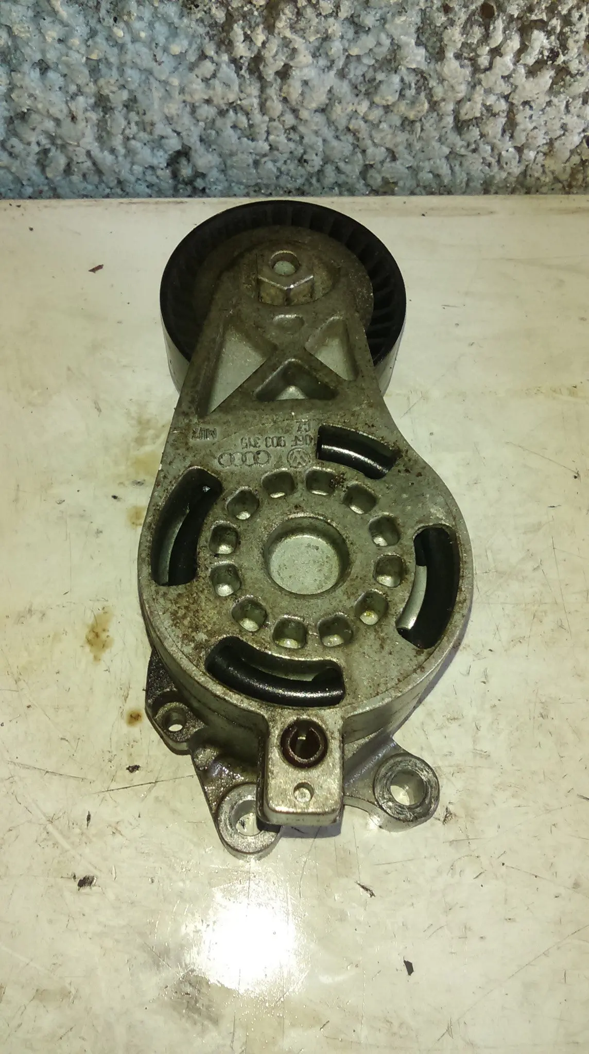 Audi Seat Skoda Volkswagen Auxiliary Fan Belt Tensioner 06F 903 315 06F903315 Ref 3692 1