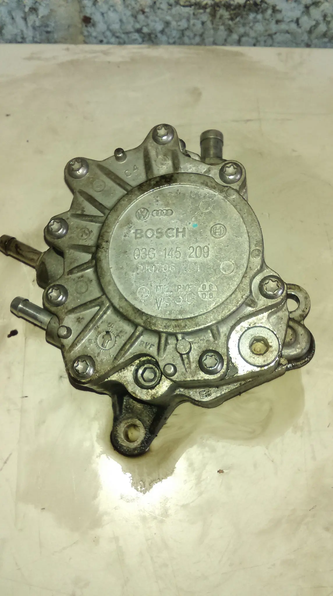 000 3054 Audi A6/Vw Passat B6 2007 Tandem Vacuum Diesel Pump 03G145209c 03G 145 209 C 1