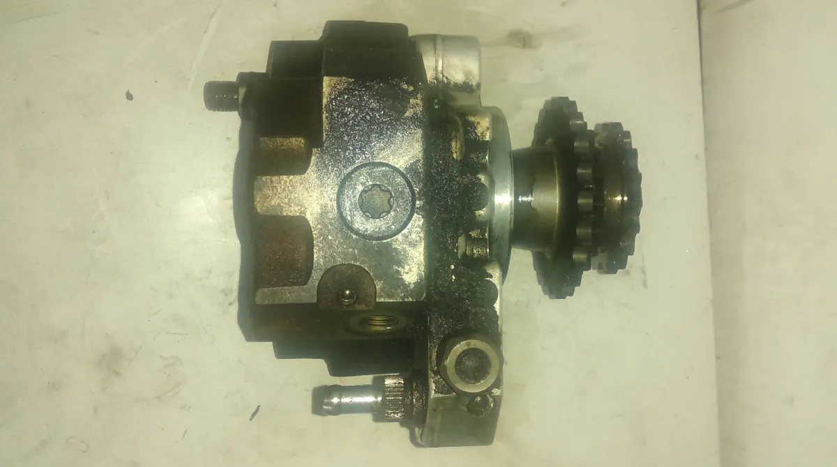 2007 Bmw 530 E60 Diesel Fuel Pump Bosch 0445010146 7798333 1
