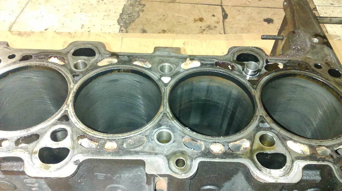 Bmw E46 320D 204D4 M47n Bare Engine Block 1