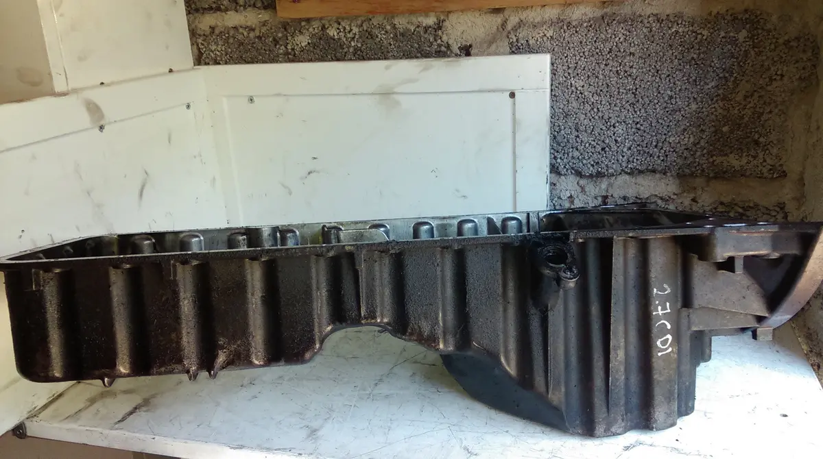 Mb Mercedes Benz Sprinter 2.7 Cdi Om 612 Engine Oil Pan Sump R 647 014 03 02 Ref A0261 1