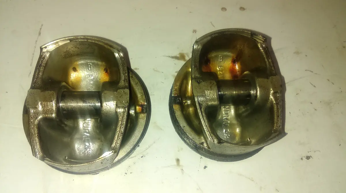 0000 2550 Audi Vw / Volkswagen Skoda Seat 2.0 Fsi Engine Code Blx Piston Pistons 1