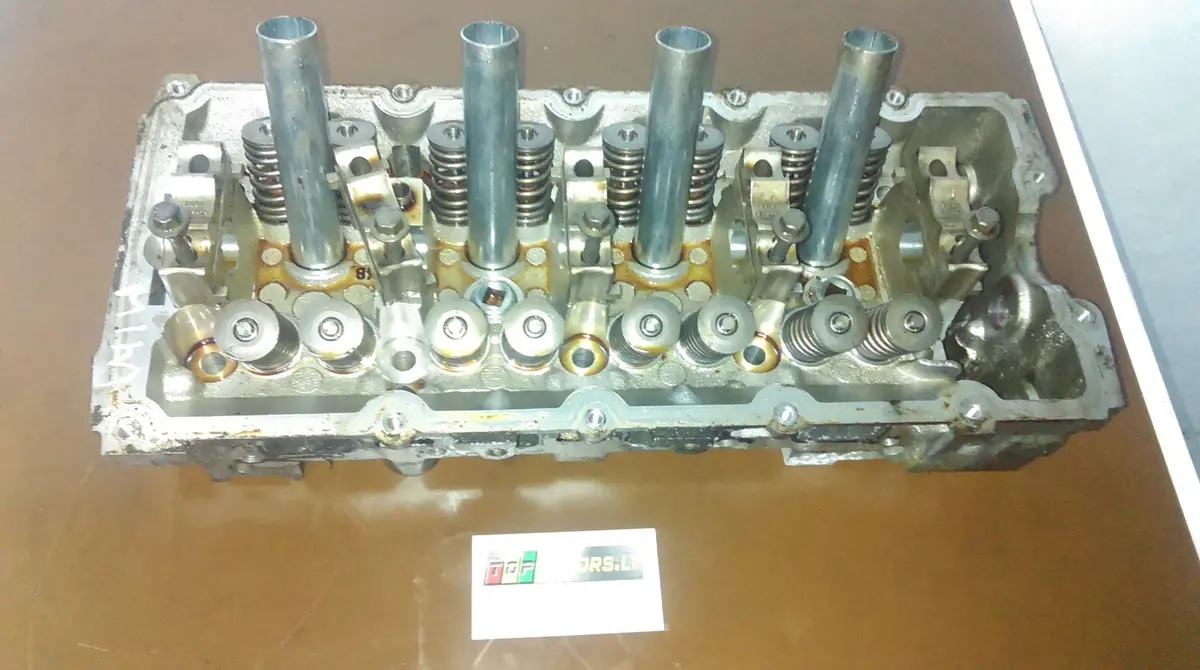 Bmw Mini One Cylinder Head With Valves 1.6 16V Petrol W10b16a 04777751Ab Ref T0025 1