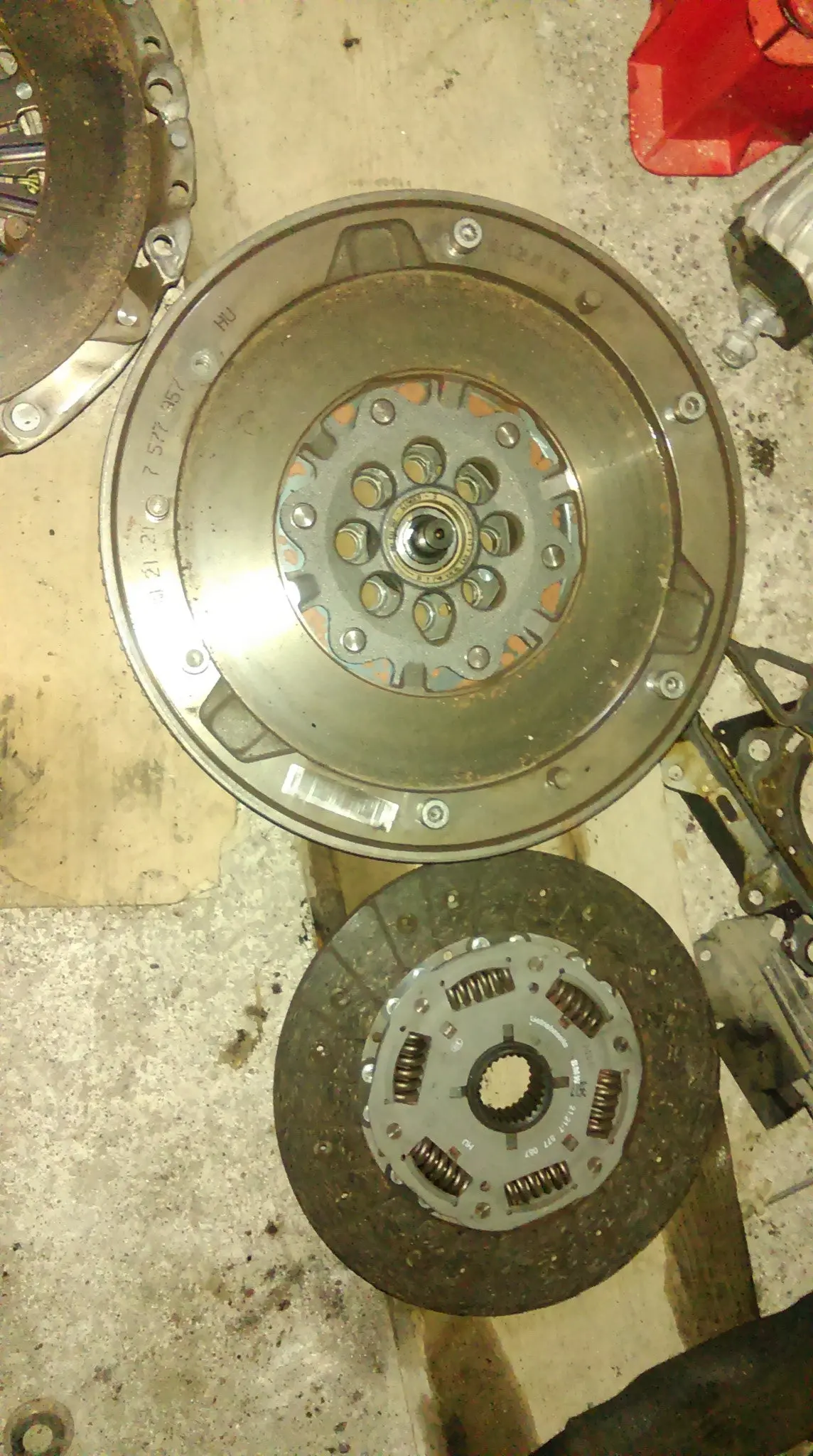 2008-2011 Bmw Series 1 123D 2.0 Diesel Engine Code N47d20b Flywheel 7 577 357, 7577357/ Clutch Ref G49 1
